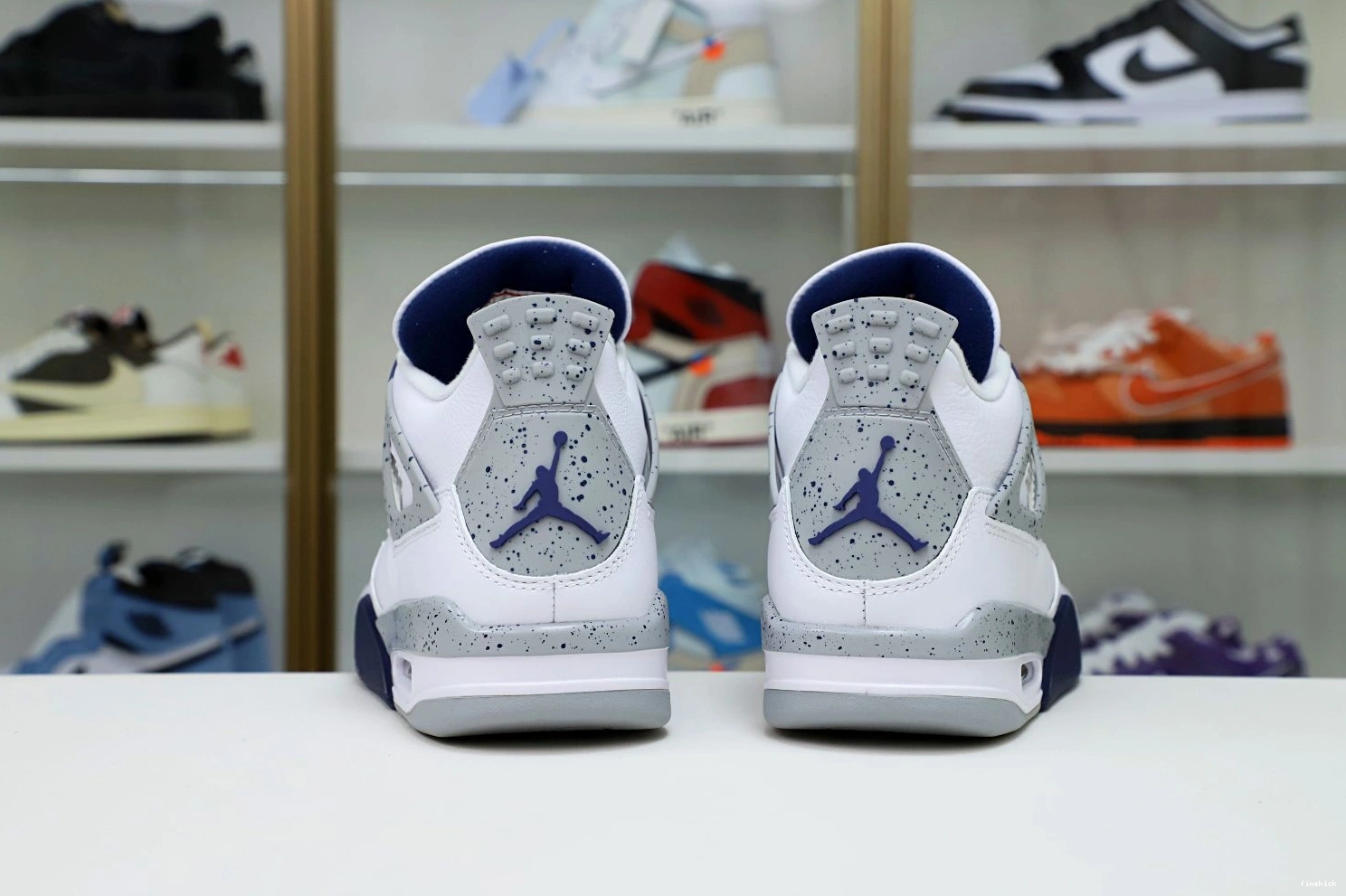 JORDAN 4 RETRO NAVY